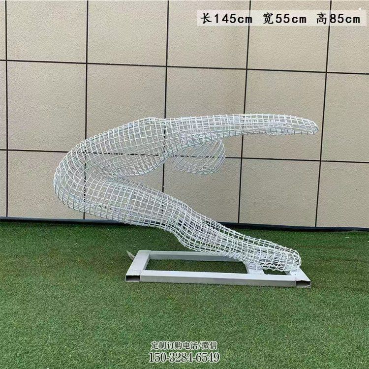 镂空运动员雕塑定做，小区摆件，体育人物雕塑制作